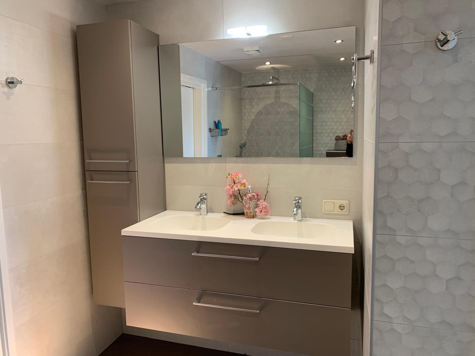 Comfortabele Familie Suite Met 2 Slk, Speelzolder, Balkon, Airco Den Ham エクステリア 写真