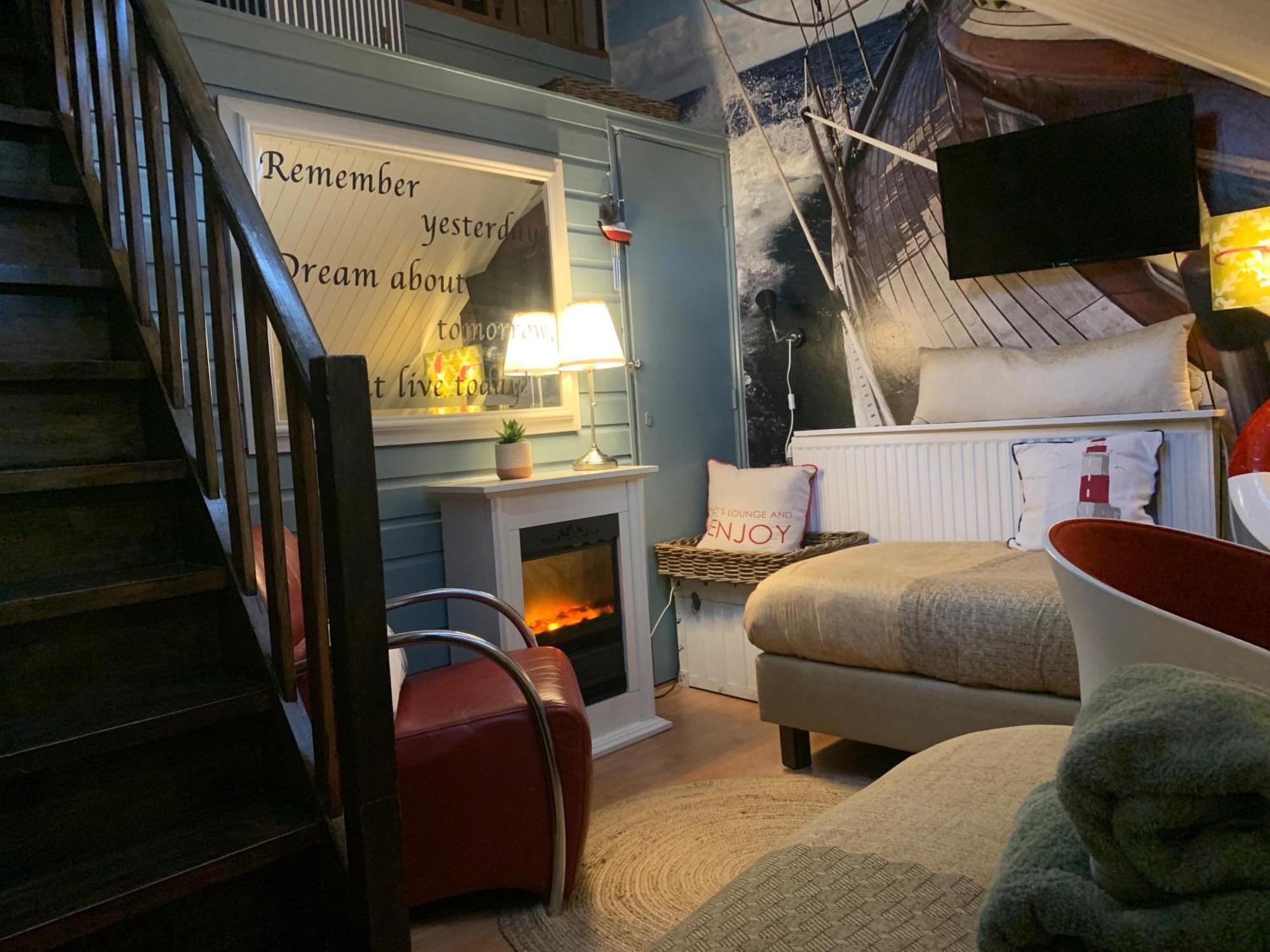 Comfortabele Familie Suite Met 2 Slk, Speelzolder, Balkon, Airco Den Ham エクステリア 写真
